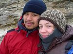 Miri und Hong vorm M&ouml;wenfelsen in Bulbjerg II